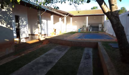 Casa com 3 quartos à venda na Alameda Suína, Vale do Igapó, Bauru, 150 m2 por R$ 380.000