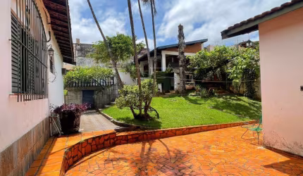 Casa com 3 quartos à venda na Rua Xingu, Vila Brunhari, Bauru, 380 m2 por R$ 1.400.000
