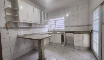 Casa com 3 quartos à venda na Rua Felicíssimo Antônio Pereira, Jardim Eugênia, Bauru, 110 m2 por R$ 310.000