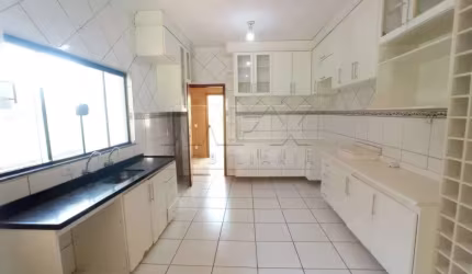 Casa em condomínio fechado com 4 quartos à venda na Rua Luiz Levorato, Jardim Marabá, Bauru, 329 m2 por R$ 1.400.000