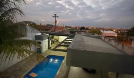 Casa com 3 quartos à venda na Travessa João Ferreira Dantas, Vila Industrial, Bauru, 282 m2 por R$ 640.000