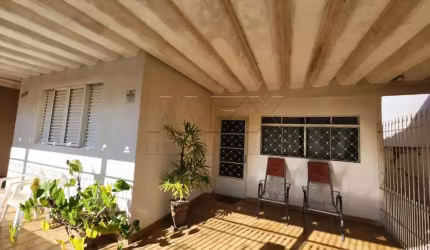 Casa com 3 quartos à venda na Rua Bela Vista, Vila Camargo, Bauru, 179 m2 por R$ 310.000