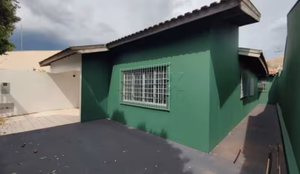 Casa com 3 quartos para alugar na Rua Virgínia Avallone Menezes, Parque Vista Alegre, Bauru, 180 m2 por R$ 2.100