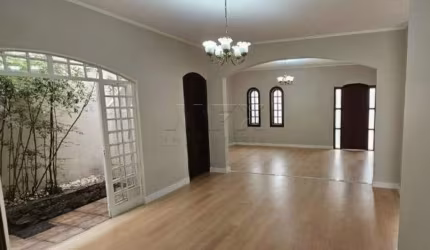 Casa com 3 quartos para alugar na Rua Lincoln Queiroz Orsini, Parque Jardim Europa, Bauru, 195 m2 por R$ 4.850
