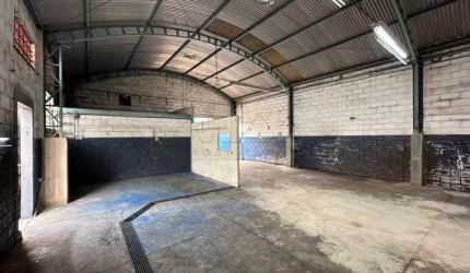 Barracão / Galpão / Depósito para alugar na Rua Benedito Ribeiro dos Santos, Vila Carolina, Bauru, 150 m2 por R$ 3.890