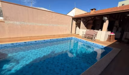 Casa com 3 quartos para alugar na Rua Conselheiro Antônio Prado, Vila Silva Pinto, Bauru, 400 m2 por R$ 5.000