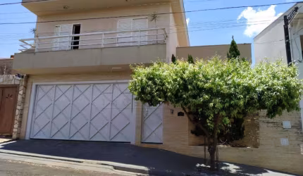 Casa com 3 quartos à venda na Rua Holmes Soares Costa, Parque União, Bauru, 226 m2 por R$ 580.000