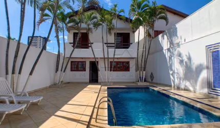 Casa com 3 quartos para alugar na Rua Laércio Bastos Pereira, Jardim Estoril IV, Bauru, 280 m2 por R$ 8.000