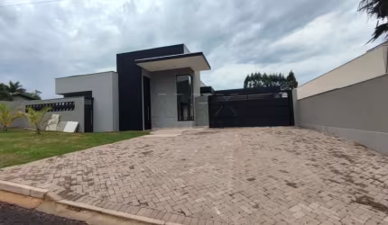 Casa em condomínio fechado com 3 quartos à venda no Recanto dos Nobres, Agudos , 327 m2 por R$ 1.900.000