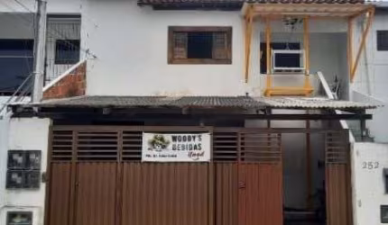 Casa a venda em Mangabeira.