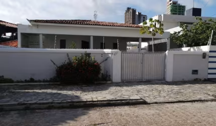Casa com 3 dormitórios à venda, 180 m² por R$ 820.000,00 - Aeroclube - João Pessoa/PB