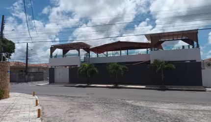 Casa com 3 dormitórios à venda por R$ 685.000 - Água Fria - João Pessoa/PB