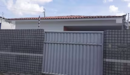 Casa com 3 dormitórios à venda, 123 m² por R$ 445.000 - Ernesto Geisel - João Pessoa/PB