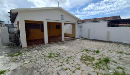 Casa com 3 dormitórios à venda por R$ 300.000 - Jardim 13 de Maio - João Pessoa/PB