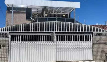 Casa com 3 dormitórios à venda, 220 m² por R$ 650.000 - Jaguaribe - João Pessoa/PB