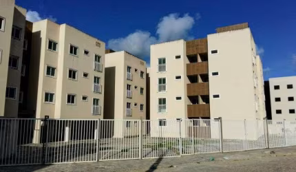 Apartamento com 02 quartos sendo 01 suite