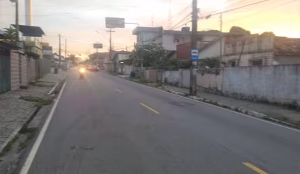 Terreno medindo 12x46m² no Róger