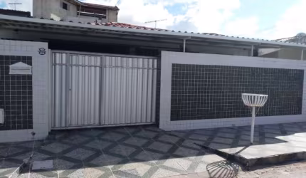 Casa com 3 dormitórios à venda, 180 m² por R$ 380.000,00 - Cuiá - João Pessoa/PB