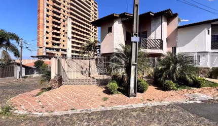 Sobrado semimobiliado à venda Estrela
