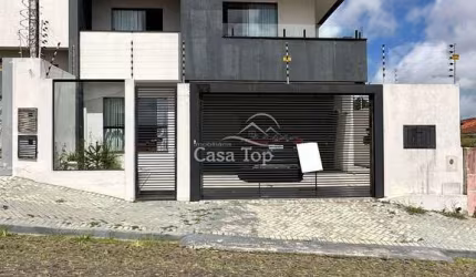 Sobrado à venda Uvaranas