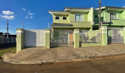 Sobrado semimobiliado à venda Uvaranas