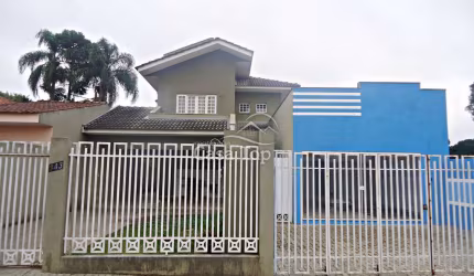 Sobrado à venda em Uvaranas