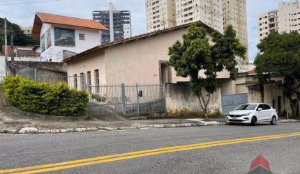 Casa com 3 dormitórios à venda, 250 m² por R$ 3.000.000,00 - Jardim Apolo - São José dos Campos/SP