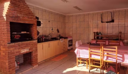 BELA CASA COM 3 DORMITÓRIOS MAIS EDÍCULA NO JD ORIENTE