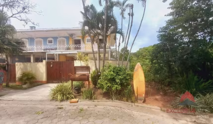 Casa com 3 dormitórios à venda, 118 m² por R$ 750.000,00 - Jardim Capricórnio - Caraguatatuba/SP