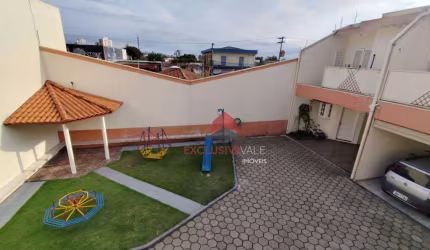 CASA COND FECHADO JACAREI