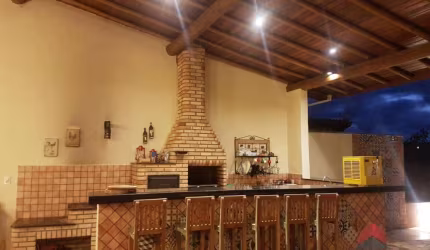 Casa à venda, 280 m² por R$ 850.000,00 - Centro - Jambeiro/SP