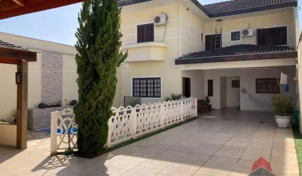 Casa 3 dormitórios no Villa Branca - Jacareí
