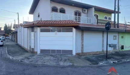 Casa com 3 dormitórios à venda, 155 m² por R$ 720.000,00 - Bosque dos Eucaliptos - São José dos Campos/SP