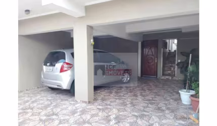 Linda casa assobradada à venda no Bairro Parque das Nações em Americana-SP.