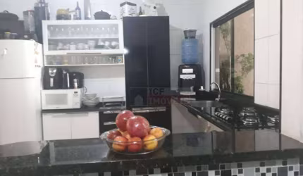 Casa com 3 dormitórios à venda, 200 m² por R$ 635.000 - Jardim Dona Regina - Santa Bárbara D'Oeste/SP