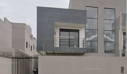 Venda de Sobrado Espaçoso no Bairro Tarumã, Curitiba