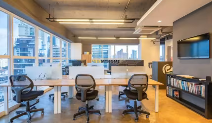 Sala comercial pronta para trabalho no Batel - SA9152
