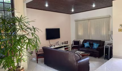 Casa Sobreposta para Venda em Tude Bastos Praia Grande-SP
