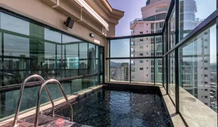 Cobertura 4 quartos mobiliada à venda no Edifício Grand Royale em Balneário Camboriú