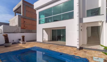 Casa com 05 quartos à venda na Praia dos Amores