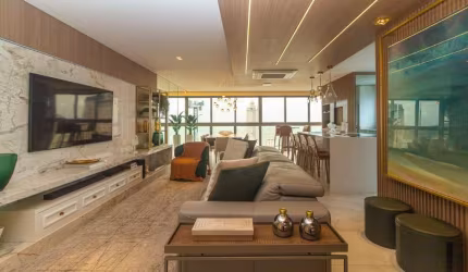 Apartamento duplex à venda na 2ª Quadra de Balneário Camboriú com 5 suítes