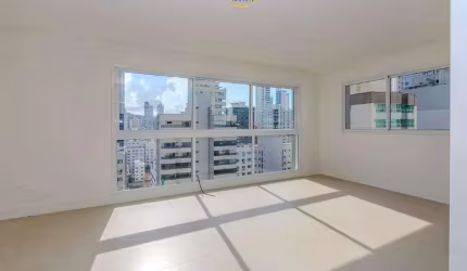 Apartamento na planta à venda na 2ª Quadra de Balneário Camboriú com 3 suítes