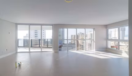 Apartamento à venda em Balneário Camboriú com 4 suítes