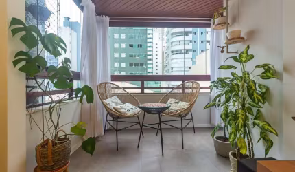 Apartamento à venda no Edifício Caiobá