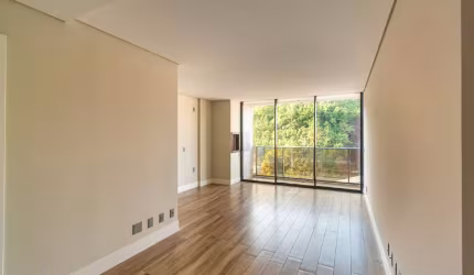 Apartamento no The Spot One à venda em anexo ao Balneário Shopping.
