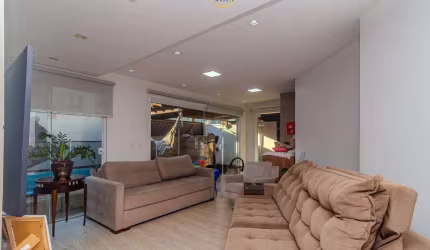 Casa à venda no Centro de Balneário Camboriú