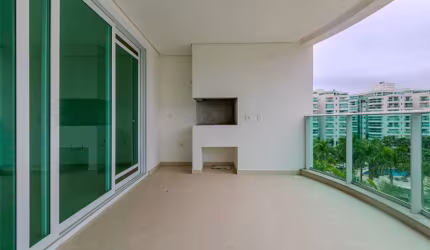 Apartamento à venda com 04 suítes e vista para o mar na Praia Brava.