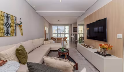 Apartamento mobiliado à venda com 04 dormitórios no Centro de Balneário Camboriú.