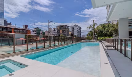 Apartamento com 03 suítes à venda na Praia Brava.
