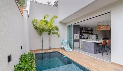 Casa à venda no condomínio Aririba.